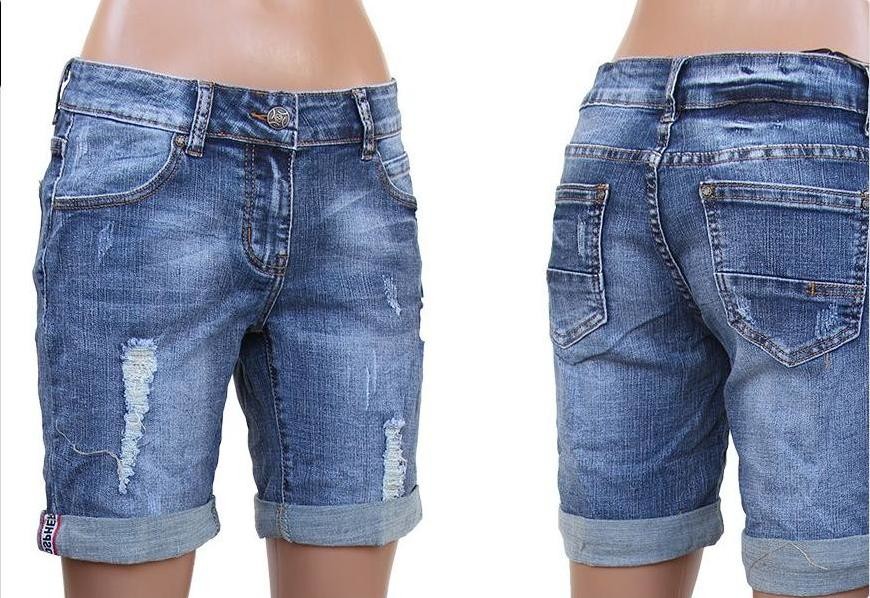 Купить бриджи джинсовые женские. Джинсовые бриджи женские. Удлиненные джинсовые шорты. Джинсовые бриджи для девушек. Потертые джинсовые бриджи.