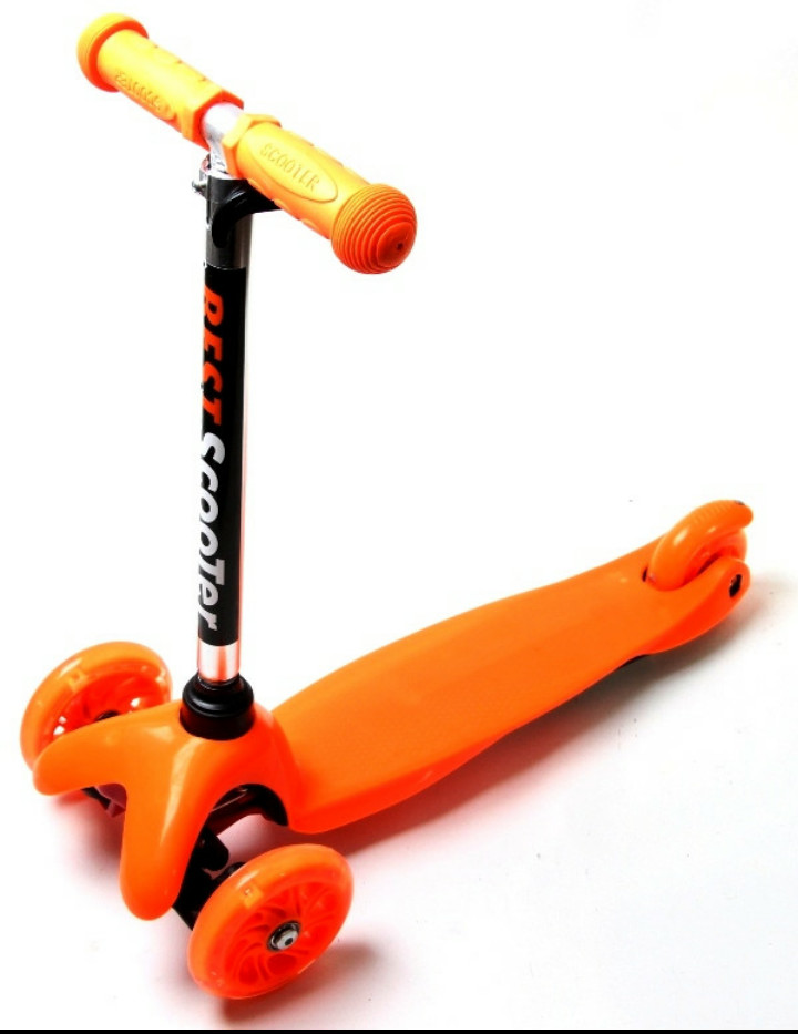 Самокат детский микро. Самокат Scooter трехколесный со светящимися колесами оранжевый. Самокат оранжевый трехколесный Scooter. Mini Micro Orange.